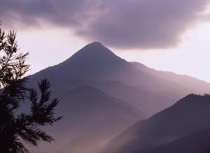 写真：深い山々