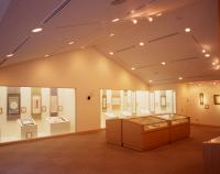 写真：たかすみ文庫 展示室