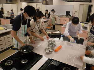 おつまみ作りの様子