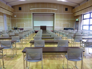 写真：北部生涯学習センター「かきつばた」　多目的ホールの写真1