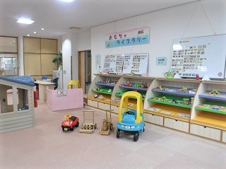 写真:中央子育て支援センター「つくしんぼ」(総合健康センター2階) おもちゃライブラリー外観