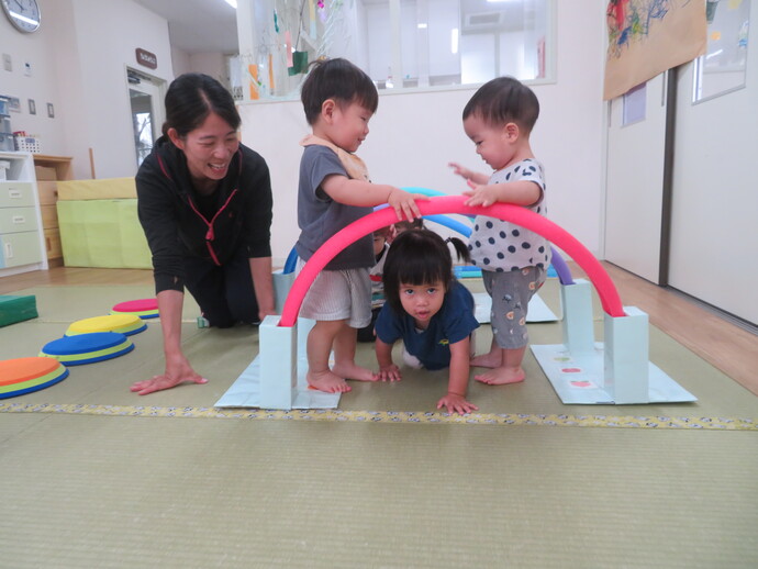 1歳児　トンネル