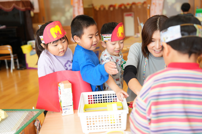 写真：4歳児　ごっこ遊びの様子
