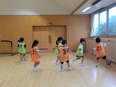 写真 サッカーをしているところ