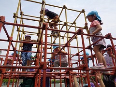 写真　園外保育