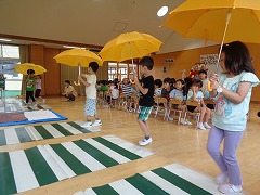 写真　横断歩道の渡り方