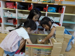 4歳　おうち作り