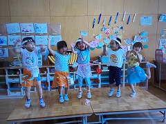 踊っている様子