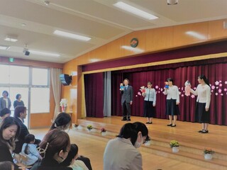 写真：入園式の様子