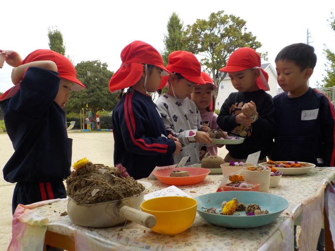 写真：リズム遊びの様子