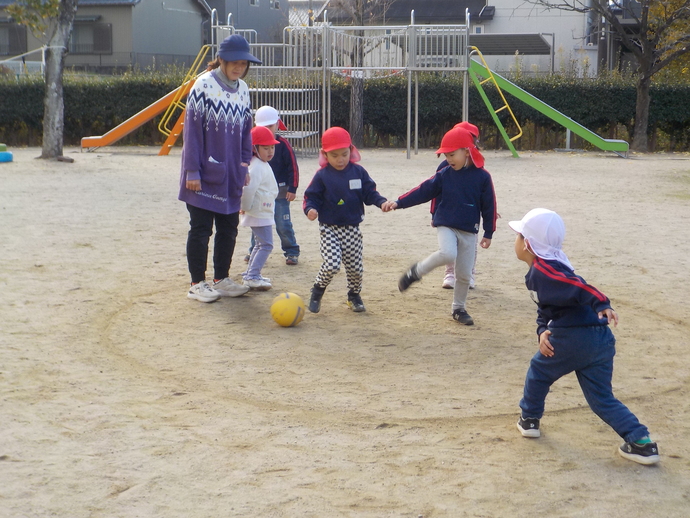 写真：リズム遊びの様子