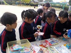 写真：リズム遊びの様子