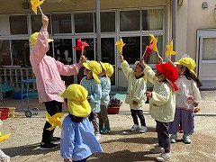 写真:年少児 風車