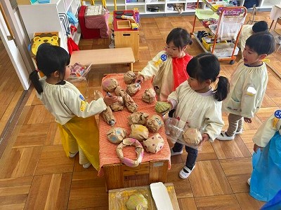 写真:年少児 パン屋さん