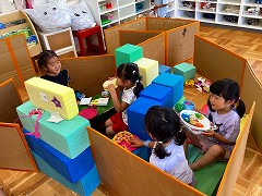 写真：年中児　おうちごっこ