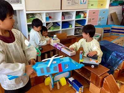 写真：年長児　室内遊び1