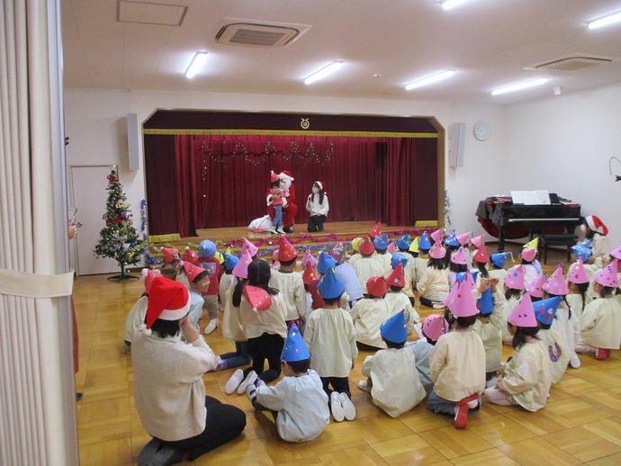 写真：年長児　クリスマス会の様子