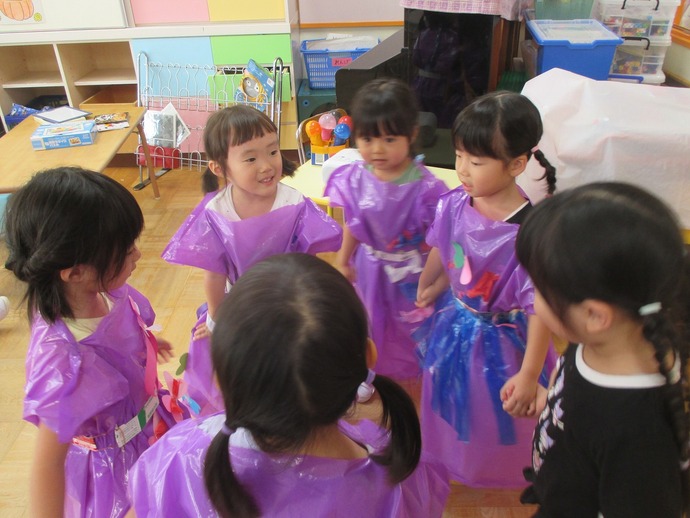 写真：年中児　お姫様ごっこ