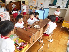 写真：年長児　ごっこ遊びの様子