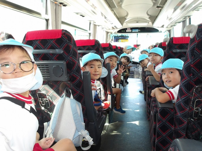 写真：年長児　科学体験教室の様子