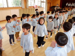 花道を通っている写真