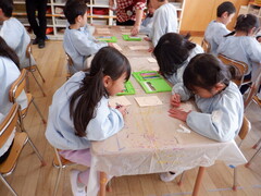 製作をしている様子