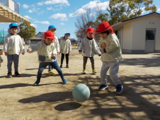 写真 転がしドッジボール