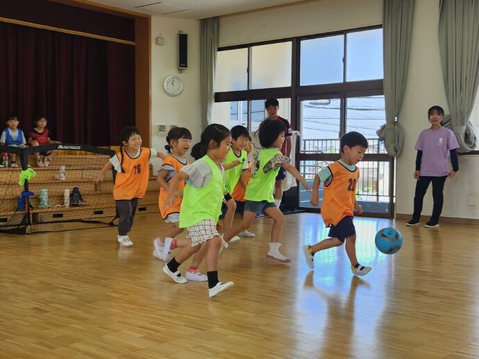 写真:　年長　サッカー教室