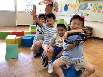 写真:でんしゃごっこ