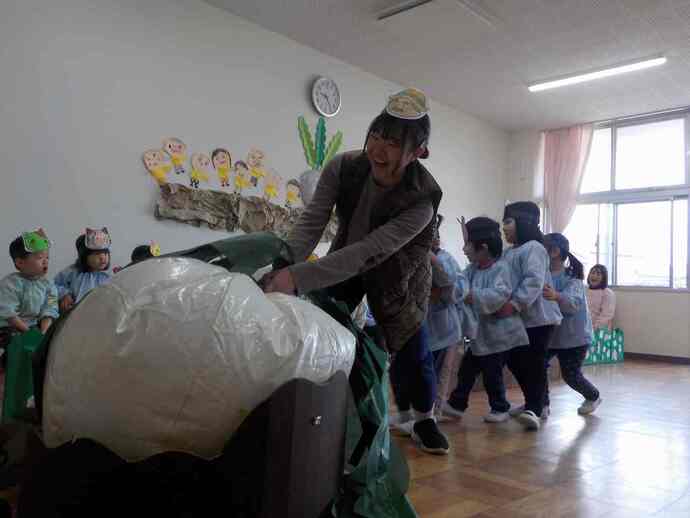 写真:年少児 ひなまつり会の様子