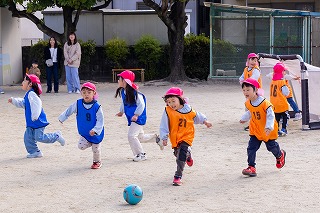 写真：年長児 サッカー教室の様子