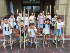 写真:作品をもって集合写真