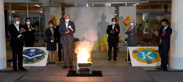 聖火が燃える様子