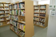 写真：東刈谷市民センター　図書室