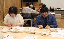 香袋作りの様子