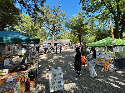 神明神社の朝市の写真